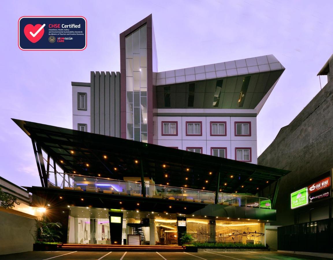 Oak Tree Urban Hotel Yakarta Exterior foto