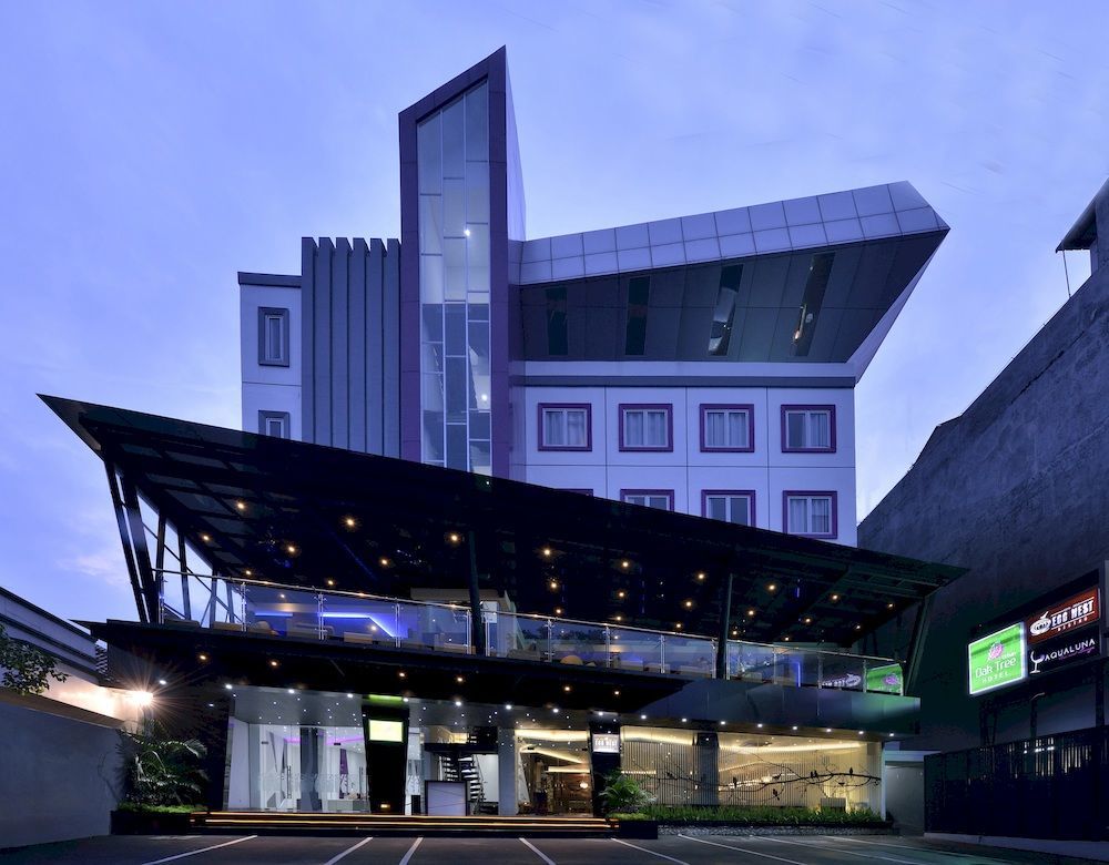 Oak Tree Urban Hotel Yakarta Exterior foto